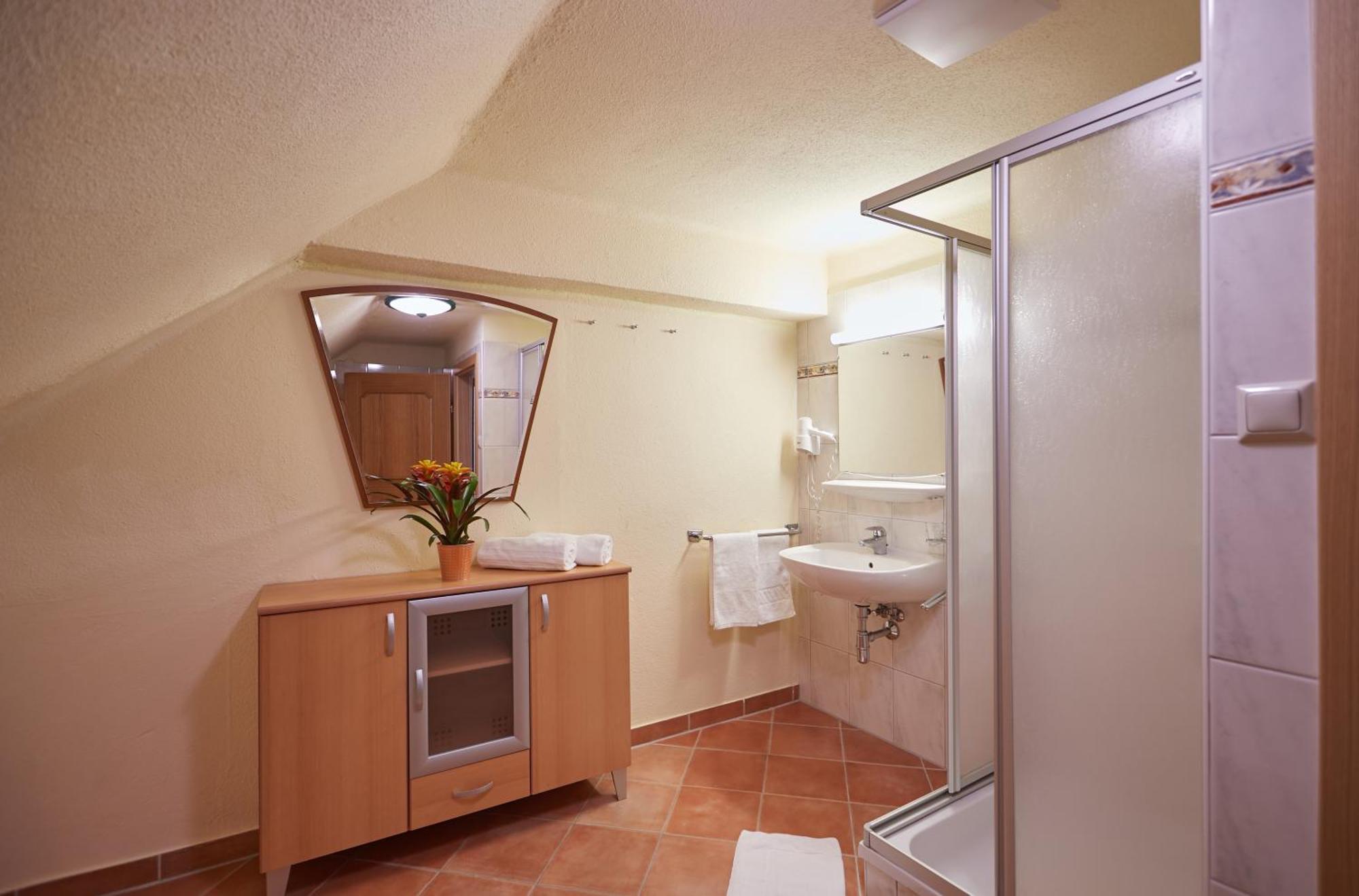 Hotel Gasthof Stenitzer เฮาส์ อิม เอนน์สทาล ภายนอก รูปภาพ