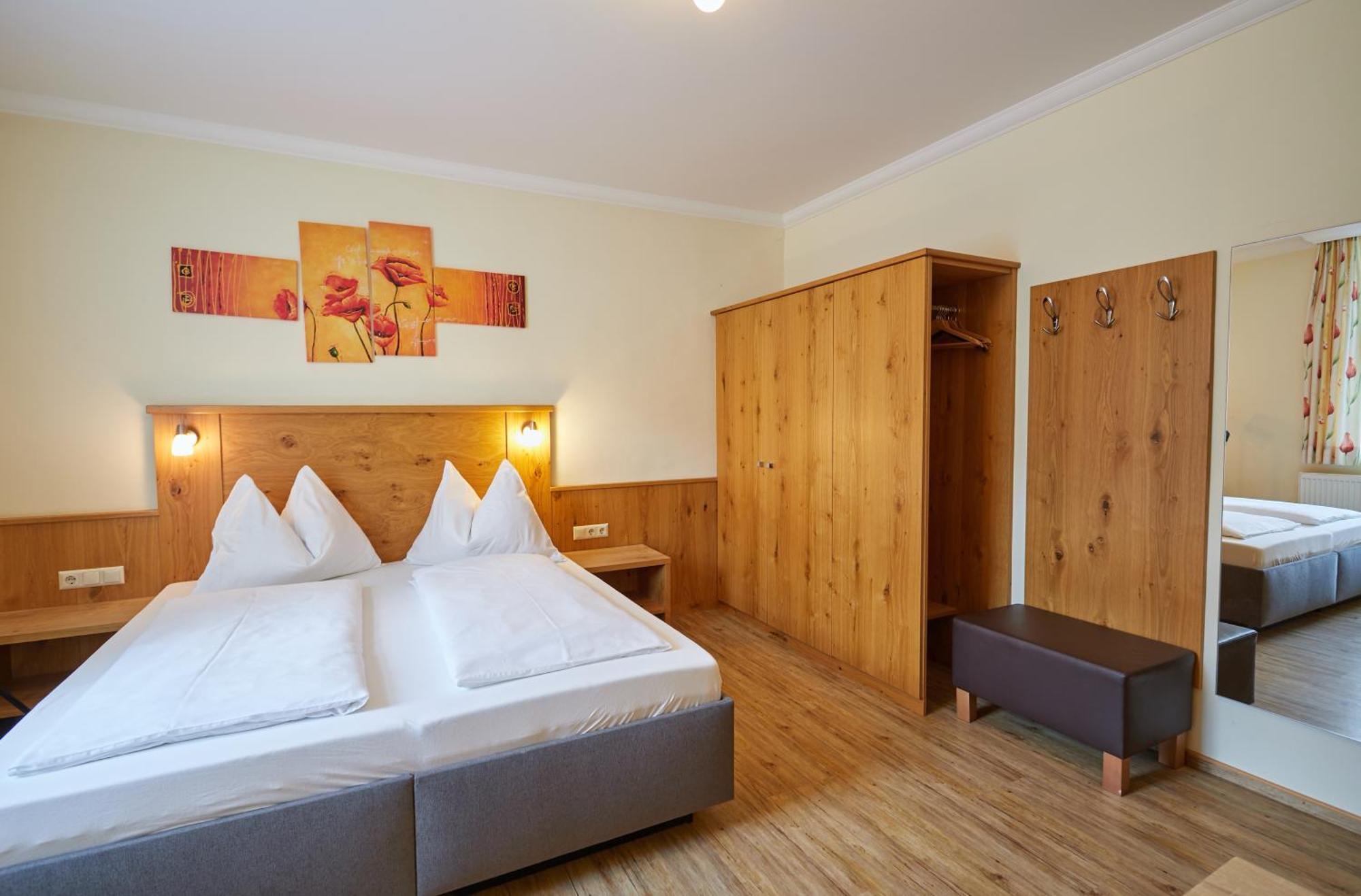 Hotel Gasthof Stenitzer เฮาส์ อิม เอนน์สทาล ภายนอก รูปภาพ